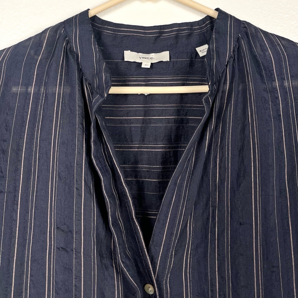 Vince Women's XS Navy Blue Striped Drapey Short Sleeve Shirred Top - Picture 3 of 6